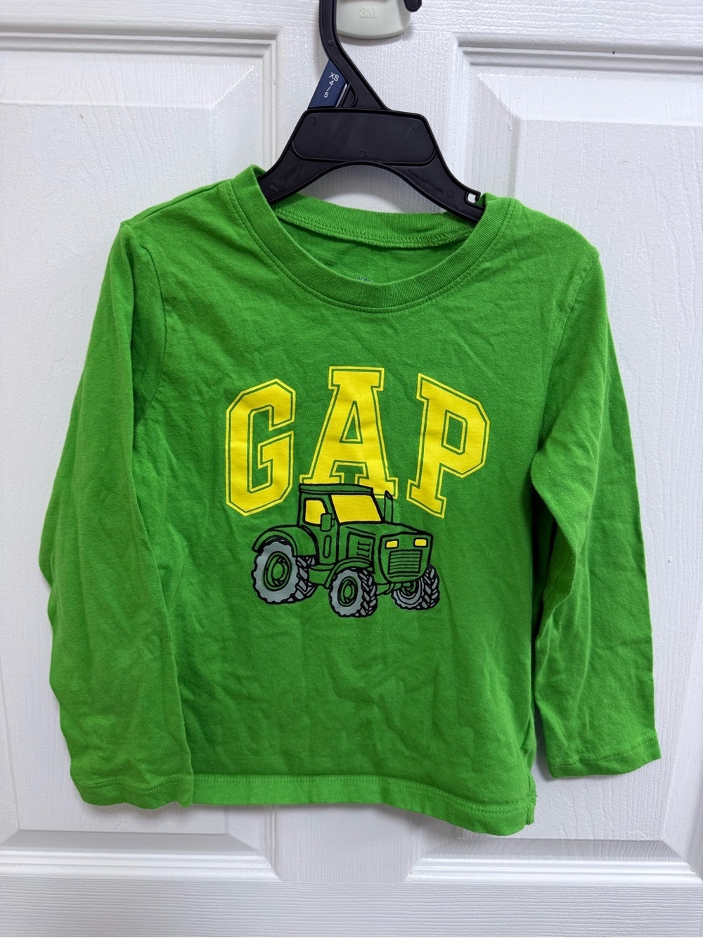 GAP Green Long-Sleeve Kids' Shirt with Tractor Graphic, Size 5